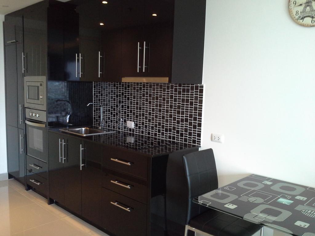 Cosy Beach View Apartments Pattaya Exterior foto